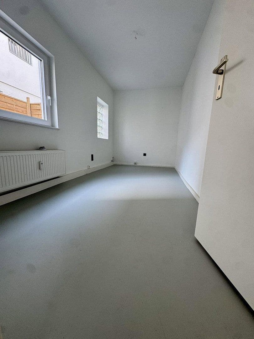 Prenájom bytu 2-izbový 65 m², Birkenstraße 149, Düsseldorf, Severné Porýnie - Westfálsko Prenájom bytu 2-izbový 65 m², Birkenstraße 149, Düsseldorf, Severné Porýnie - Westfálsko