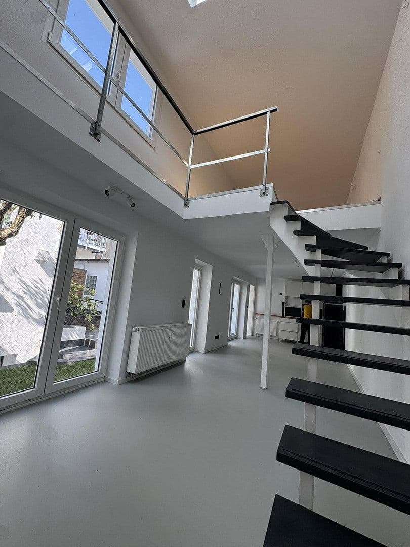 Prenájom bytu 2-izbový 65 m², Birkenstraße 149, Düsseldorf, Severné Porýnie - Westfálsko Prenájom bytu 2-izbový 65 m², Birkenstraße 149, Düsseldorf, Severné Porýnie - Westfálsko