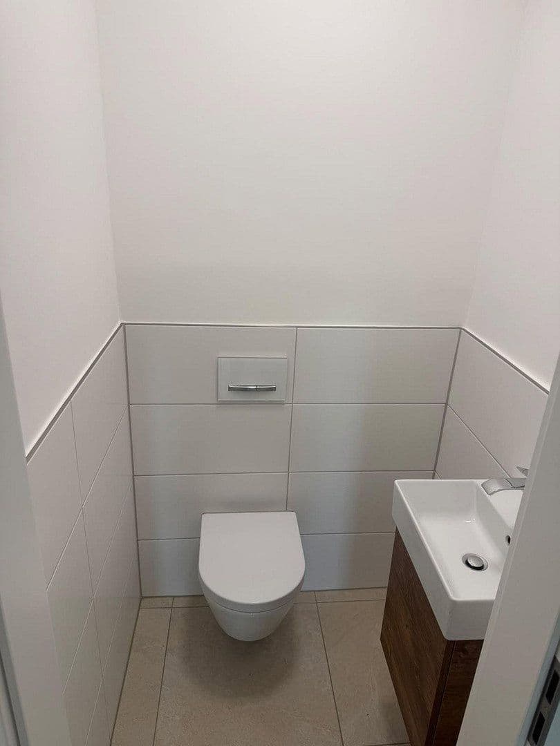 Prenájom bytu 3-izbový 130 m², Am Antoniweiher 4, Oberreichenbach, Bavorsko Prenájom bytu 3-izbový 130 m², Am Antoniweiher 4, Oberreichenbach, Bavorsko