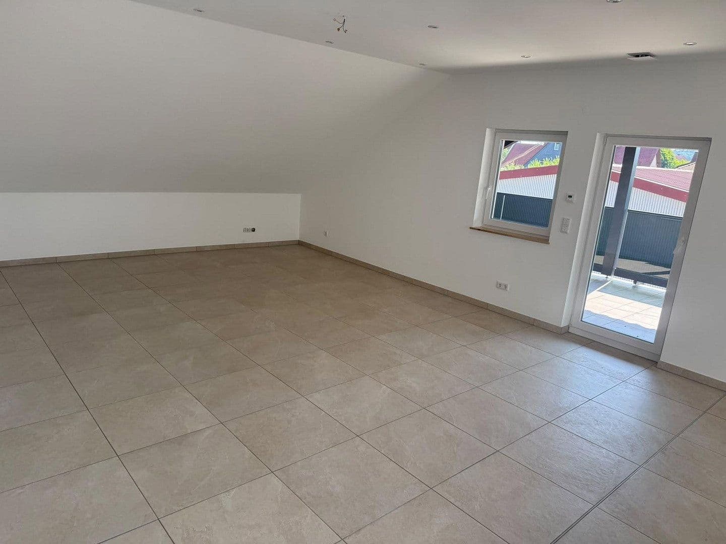 Prenájom bytu 3-izbový 130 m², Am Antoniweiher 4, Oberreichenbach, Bavorsko Prenájom bytu 3-izbový 130 m², Am Antoniweiher 4, Oberreichenbach, Bavorsko