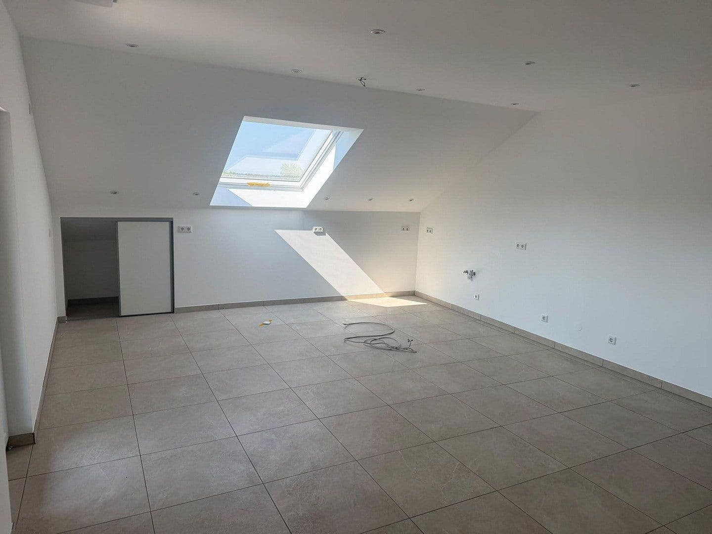 Prenájom bytu 3-izbový 130 m², Am Antoniweiher 4, Oberreichenbach, Bavorsko Prenájom bytu 3-izbový 130 m², Am Antoniweiher 4, Oberreichenbach, Bavorsko