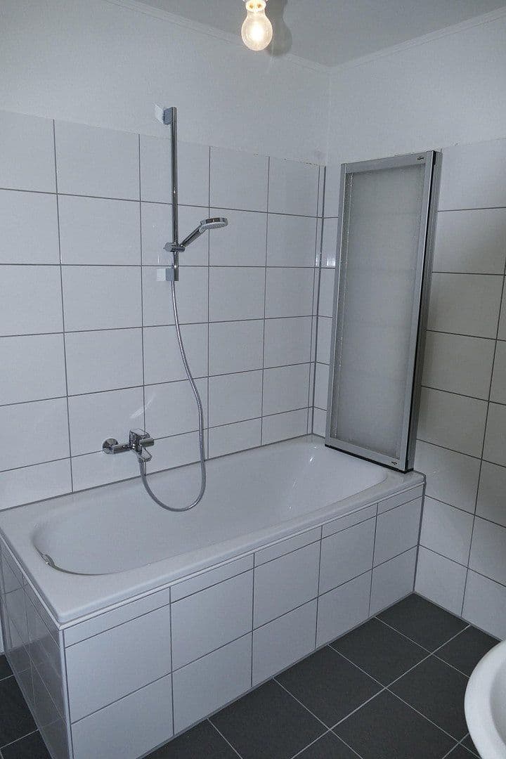 Prenájom bytu 2-izbový 74 m², Plaidt, Porýnie-Falcko Prenájom bytu 2-izbový 74 m², Plaidt, Porýnie-Falcko