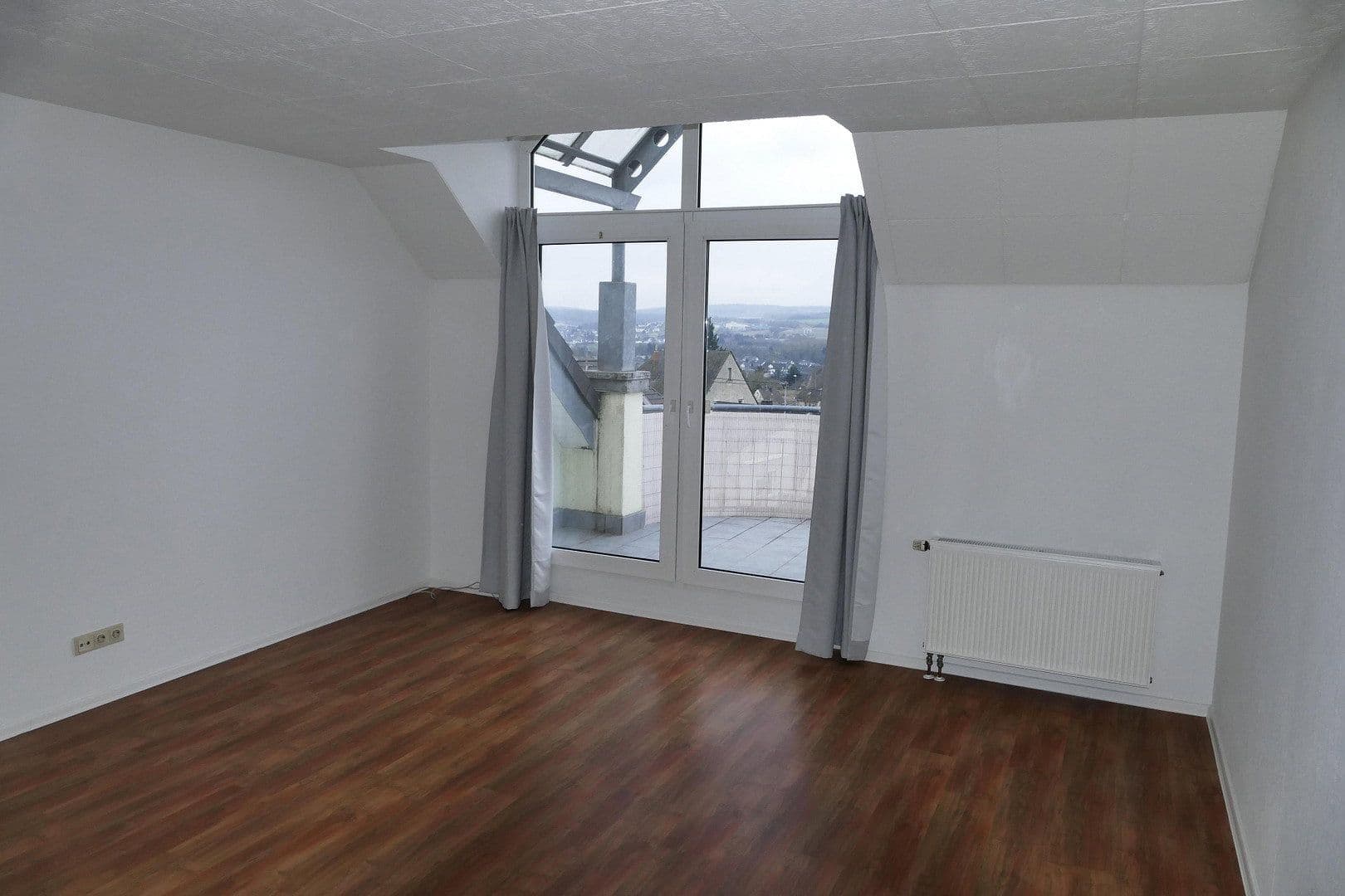 Prenájom bytu 2-izbový 74 m², Plaidt, Porýnie-Falcko Prenájom bytu 2-izbový 74 m², Plaidt, Porýnie-Falcko