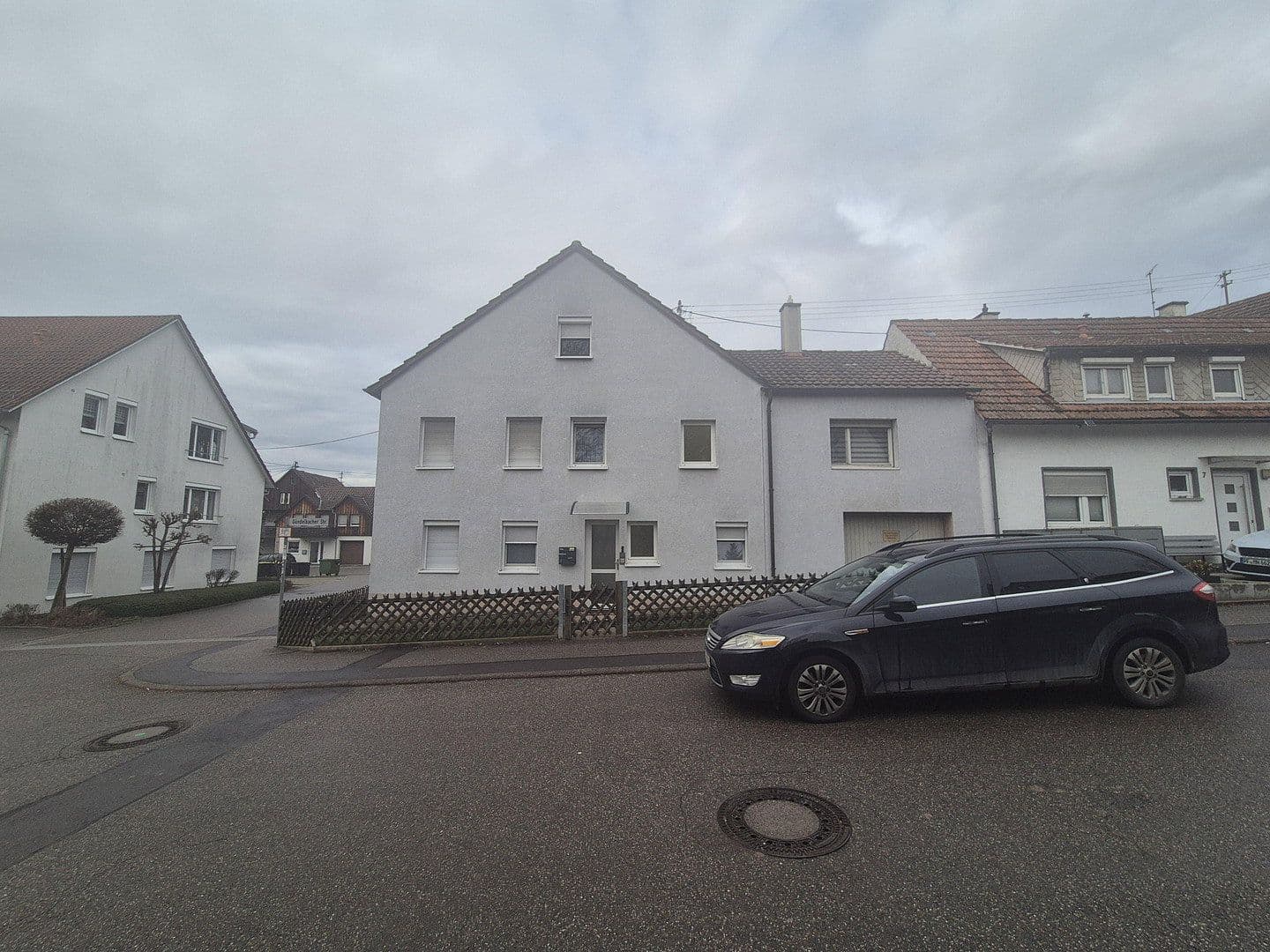Predaj domu 200 m², pozemok 262 m², Illingen, Bádensko-Wurttembersko Predaj domu 200 m², pozemok 262 m², Illingen, Bádensko-Wurttembersko