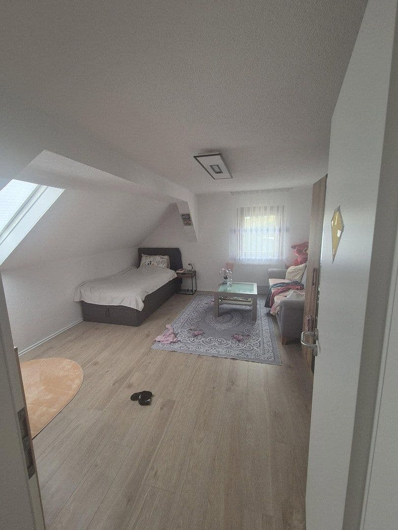 Predaj domu 200 m², pozemok 262 m², Illingen, Bádensko-Wurttembersko Predaj domu 200 m², pozemok 262 m², Illingen, Bádensko-Wurttembersko