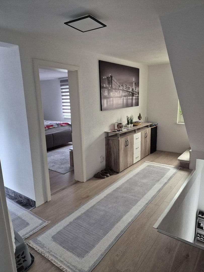 Predaj domu 200 m², pozemok 262 m², Illingen, Bádensko-Wurttembersko Predaj domu 200 m², pozemok 262 m², Illingen, Bádensko-Wurttembersko