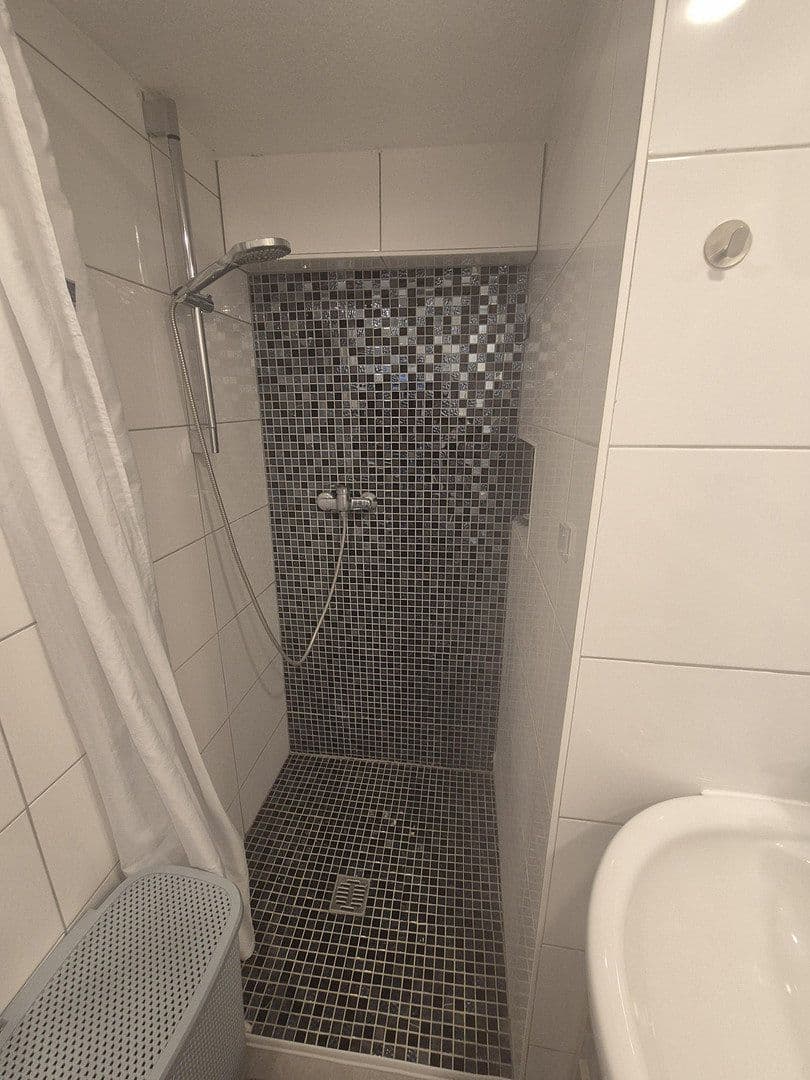 Predaj domu 200 m², pozemok 262 m², Illingen, Bádensko-Wurttembersko Predaj domu 200 m², pozemok 262 m², Illingen, Bádensko-Wurttembersko