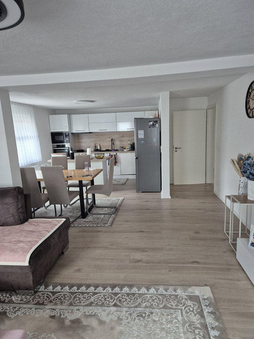 Predaj domu 200 m², pozemok 262 m², Illingen, Bádensko-Wurttembersko Predaj domu 200 m², pozemok 262 m², Illingen, Bádensko-Wurttembersko