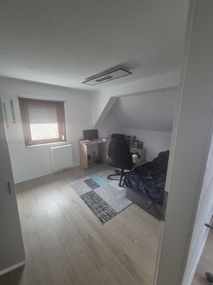 Predaj domu 200 m², pozemok 262 m², Illingen, Bádensko-Wurttembersko Predaj domu 200 m², pozemok 262 m², Illingen, Bádensko-Wurttembersko