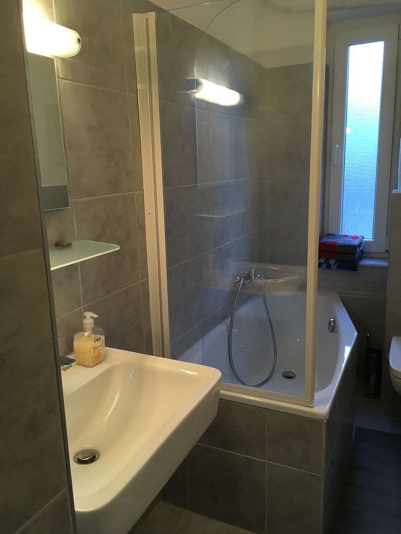 Prenájom bytu 1-izbový 37 m², Berlin-Steglitz, Berlín Prenájom bytu 1-izbový 37 m², Berlin-Steglitz, Berlín