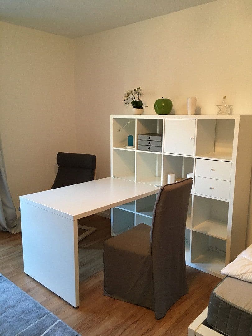 Prenájom bytu 1-izbový 37 m², Berlin-Steglitz, Berlín Prenájom bytu 1-izbový 37 m², Berlin-Steglitz, Berlín