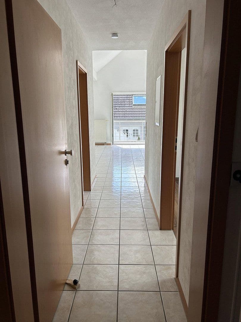 Prenájom bytu 2-izbový 70 m², Niedernhausen, Hesensko Prenájom bytu 2-izbový 70 m², Niedernhausen, Hesensko