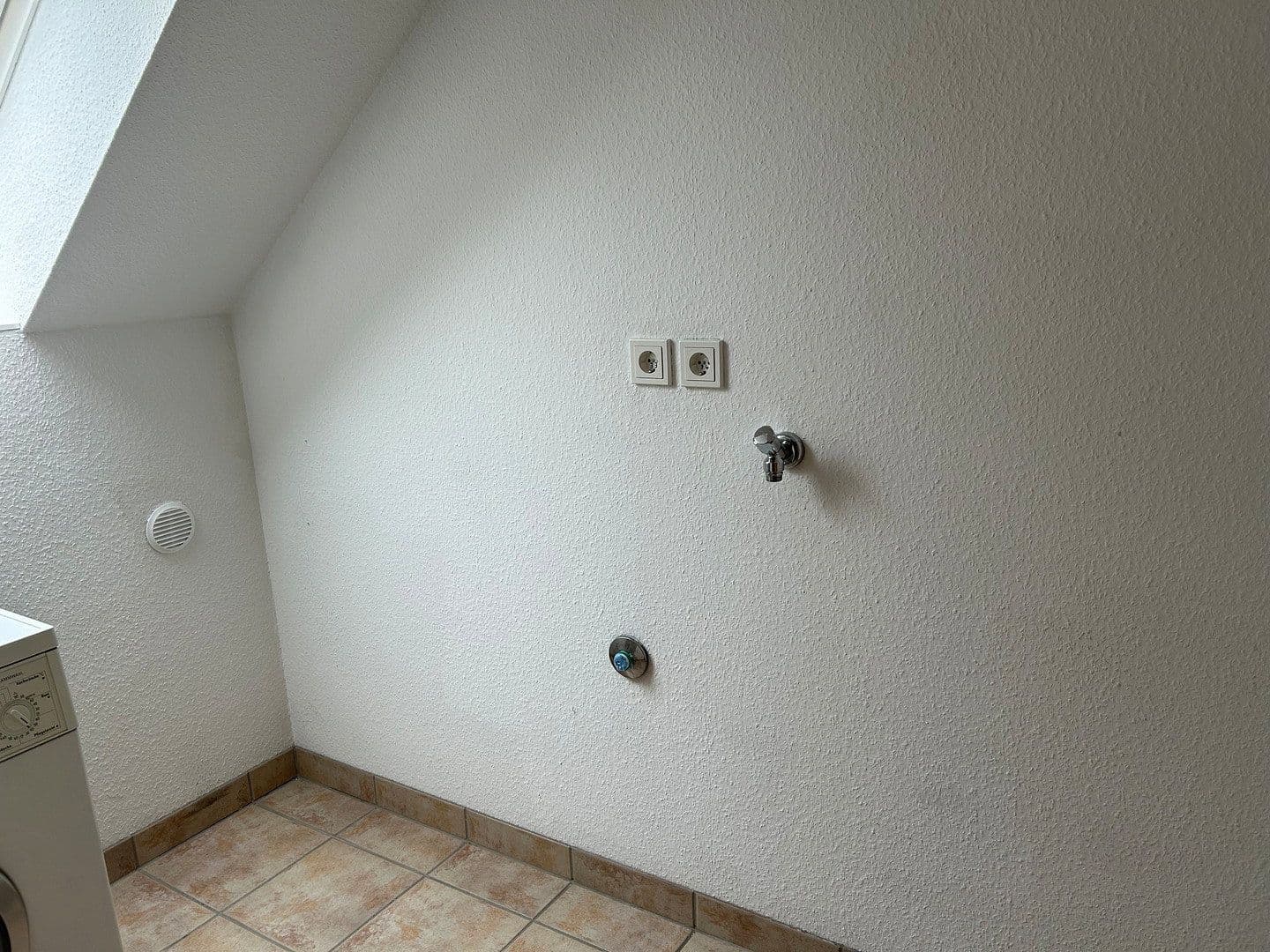 Prenájom bytu 2-izbový 70 m², Niedernhausen, Hesensko Prenájom bytu 2-izbový 70 m², Niedernhausen, Hesensko