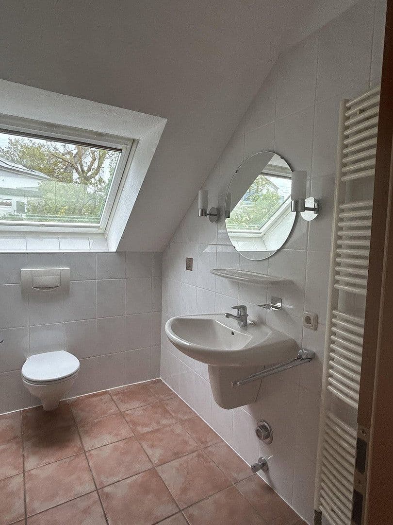 Prenájom bytu 2-izbový 70 m², Niedernhausen, Hesensko Prenájom bytu 2-izbový 70 m², Niedernhausen, Hesensko