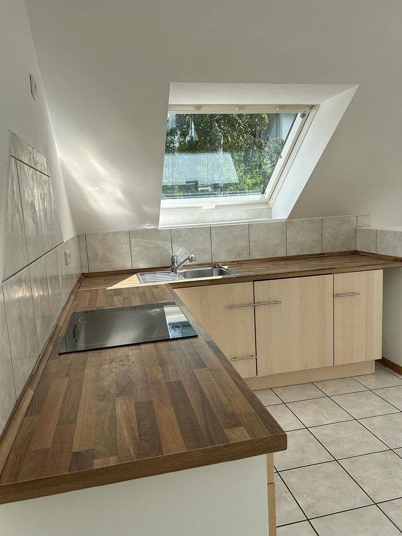 Prenájom bytu 2-izbový 70 m², Niedernhausen, Hesensko Prenájom bytu 2-izbový 70 m², Niedernhausen, Hesensko