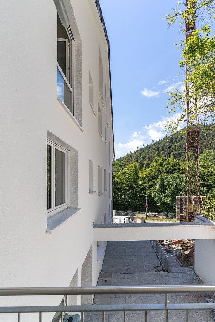 Prenájom bytu 4-izbový 145 m², Unterer Welzberg 30, Calw, Bádensko-Wurttembersko Prenájom bytu 4-izbový 145 m², Unterer Welzberg 30, Calw, Bádensko-Wurttembersko