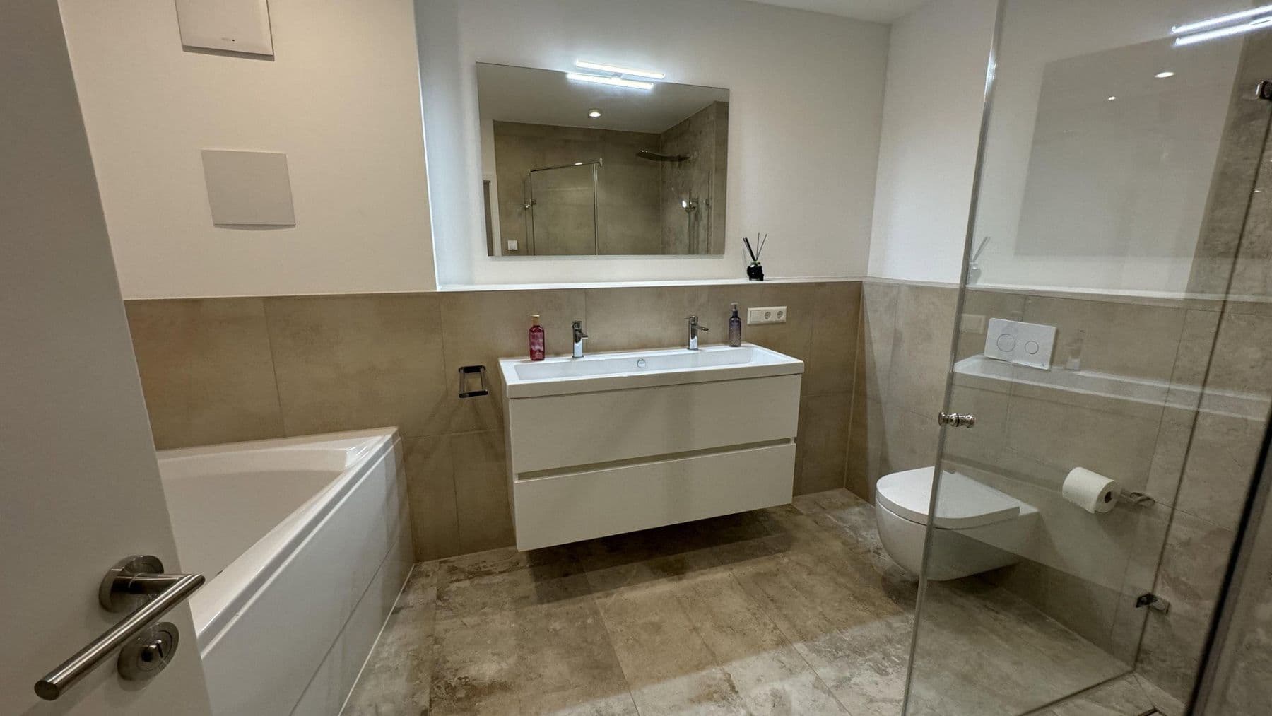 Prenájom bytu 4-izbový 145 m², Unterer Welzberg 30, Calw, Bádensko-Wurttembersko Prenájom bytu 4-izbový 145 m², Unterer Welzberg 30, Calw, Bádensko-Wurttembersko