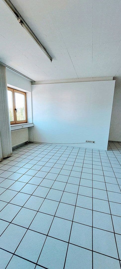 Prenájom kancelárie 58 m², Tratmoos 22, Niederneuching / Wolfsleben, Bavorsko Prenájom kancelárie 58 m², Tratmoos 22, Niederneuching / Wolfsleben, Bavorsko