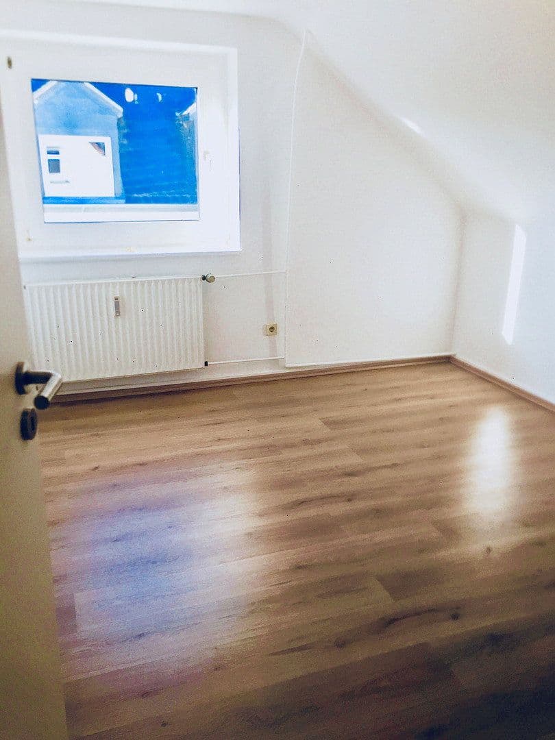 Prenájom bytu 3-izbový 65 m², Frankfurt am Main, Hesensko Prenájom bytu 3-izbový 65 m², Frankfurt am Main, Hesensko