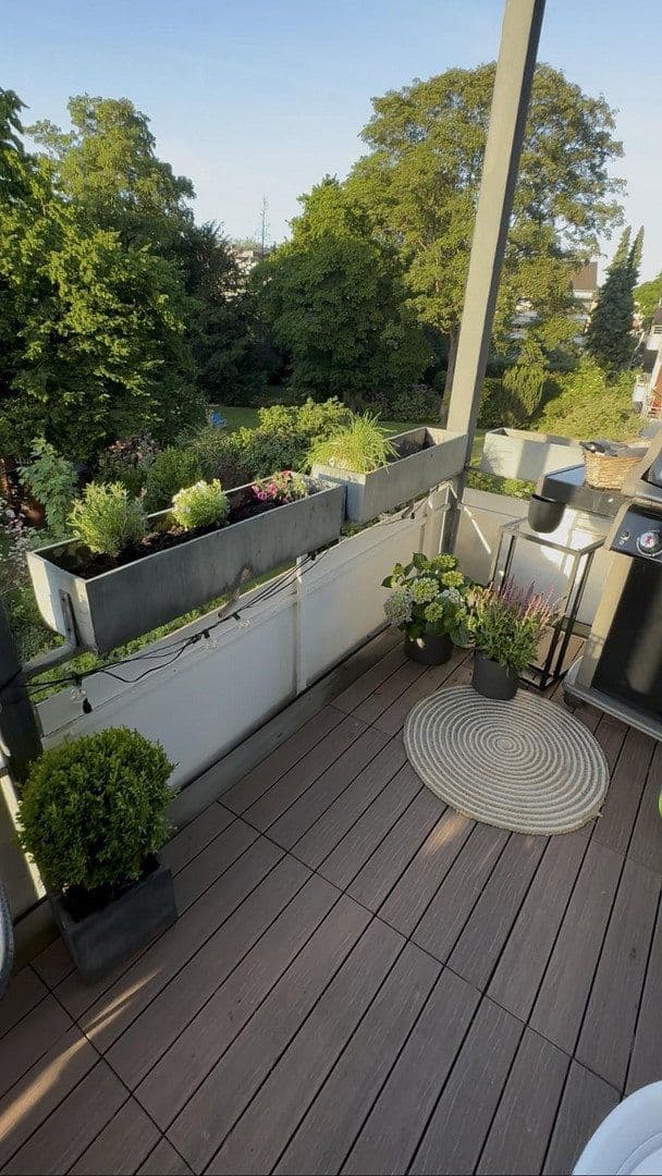 Prenájom bytu 3-izbový 100 m², Mörsenbroicher Weg, Düsseldorf, Severné Porýnie - Westfálsko Prenájom bytu 3-izbový 100 m², Mörsenbroicher Weg, Düsseldorf, Severné Porýnie - Westfálsko