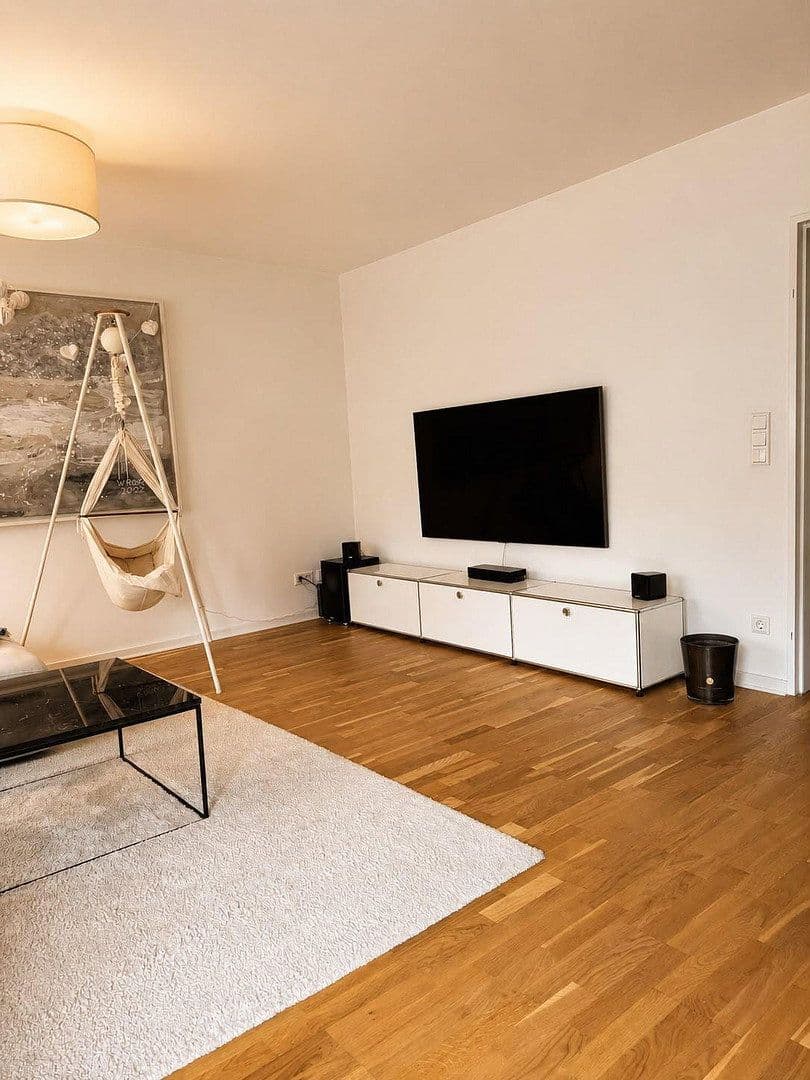 Prenájom bytu 3-izbový 100 m², Mörsenbroicher Weg, Düsseldorf, Severné Porýnie - Westfálsko Prenájom bytu 3-izbový 100 m², Mörsenbroicher Weg, Düsseldorf, Severné Porýnie - Westfálsko