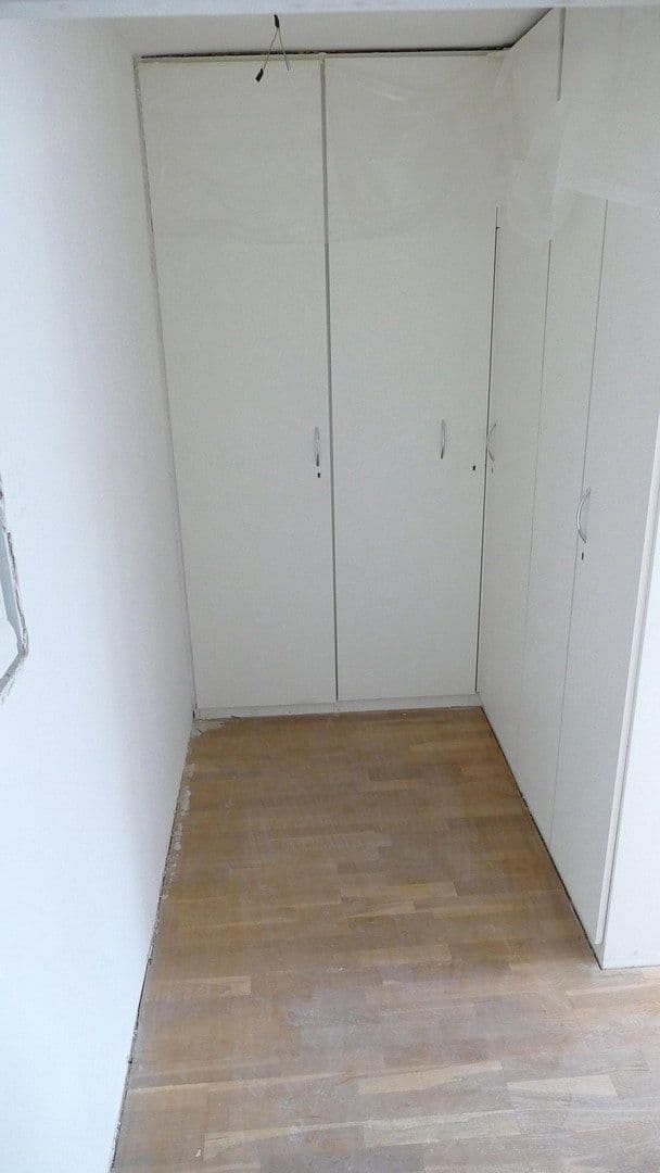 Prenájom bytu 3-izbový 100 m², Mörsenbroicher Weg, Düsseldorf, Severné Porýnie - Westfálsko Prenájom bytu 3-izbový 100 m², Mörsenbroicher Weg, Düsseldorf, Severné Porýnie - Westfálsko