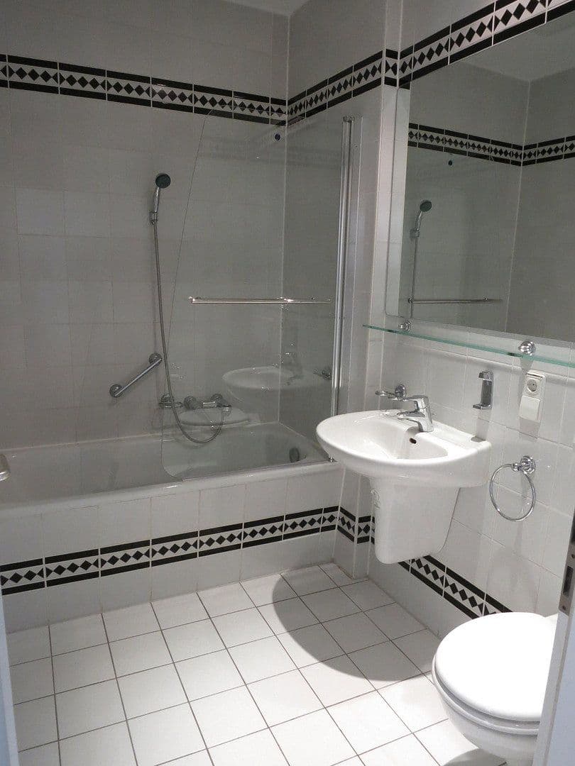 Prenájom bytu 2-izbový 61 m², Oeserstr. 40, Leipzig, Sasko Prenájom bytu 2-izbový 61 m², Oeserstr. 40, Leipzig, Sasko