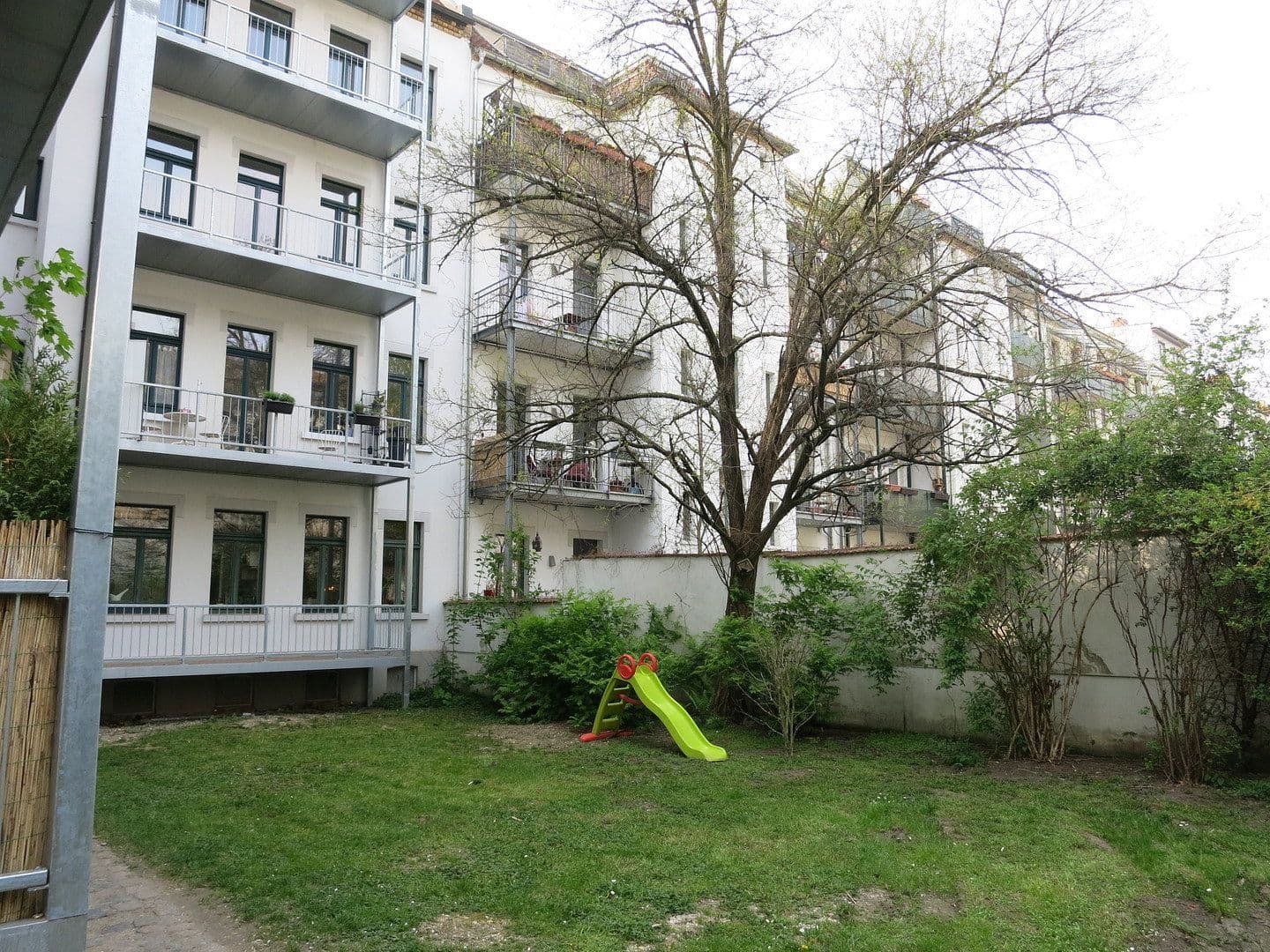 Prenájom bytu 2-izbový 61 m², Oeserstr. 40, Leipzig, Sasko Prenájom bytu 2-izbový 61 m², Oeserstr. 40, Leipzig, Sasko