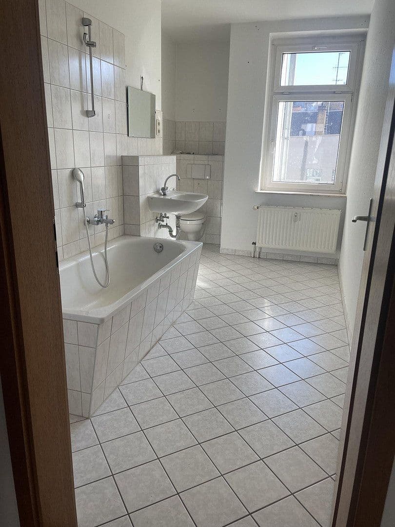 Prenájom bytu 3-izbový 73 m², Hildegardstr. 40, Leipzig, Sasko Prenájom bytu 3-izbový 73 m², Hildegardstr. 40, Leipzig, Sasko