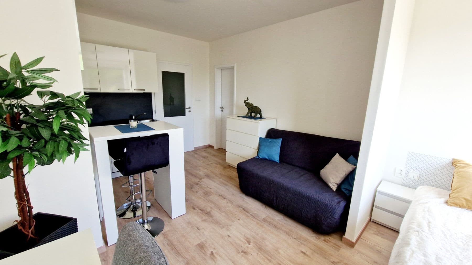 Prenájom bytu 1-izbový 30 m², Pod Lysinami, Praha, Praha Prenájom bytu 1-izbový 30 m², Pod Lysinami, Praha, Praha