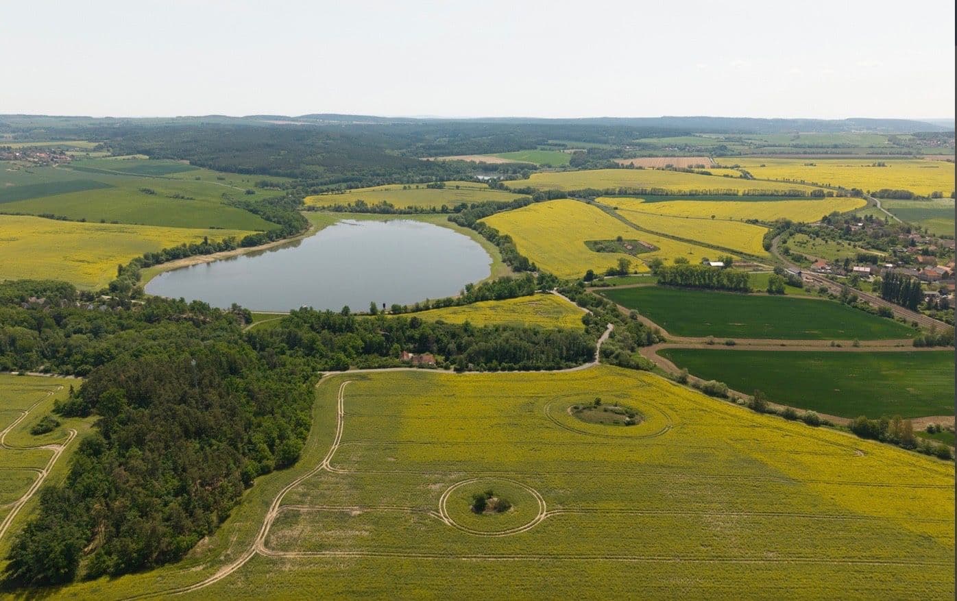Predaj pozemku 105.000 m², Sadovská, Blatno, Ústecký kraj Predaj pozemku 105.000 m², Sadovská, Blatno, Ústecký kraj