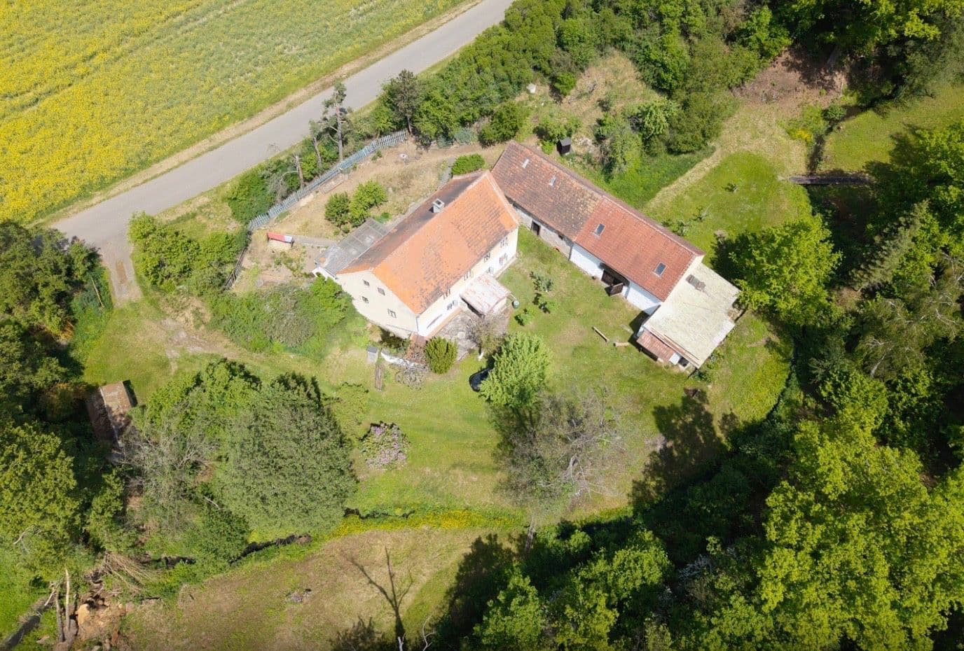 Predaj pozemku 105.000 m², Sadovská, Blatno, Ústecký kraj Predaj pozemku 105.000 m², Sadovská, Blatno, Ústecký kraj