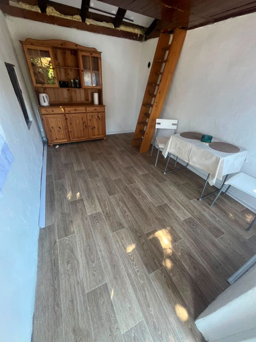 Prenájom rekreačného objektu 20 m², pozemok 400 m², Zlatnice, Praha, Praha Prenájom rekreačného objektu 20 m², pozemok 400 m², Zlatnice, Praha, Praha