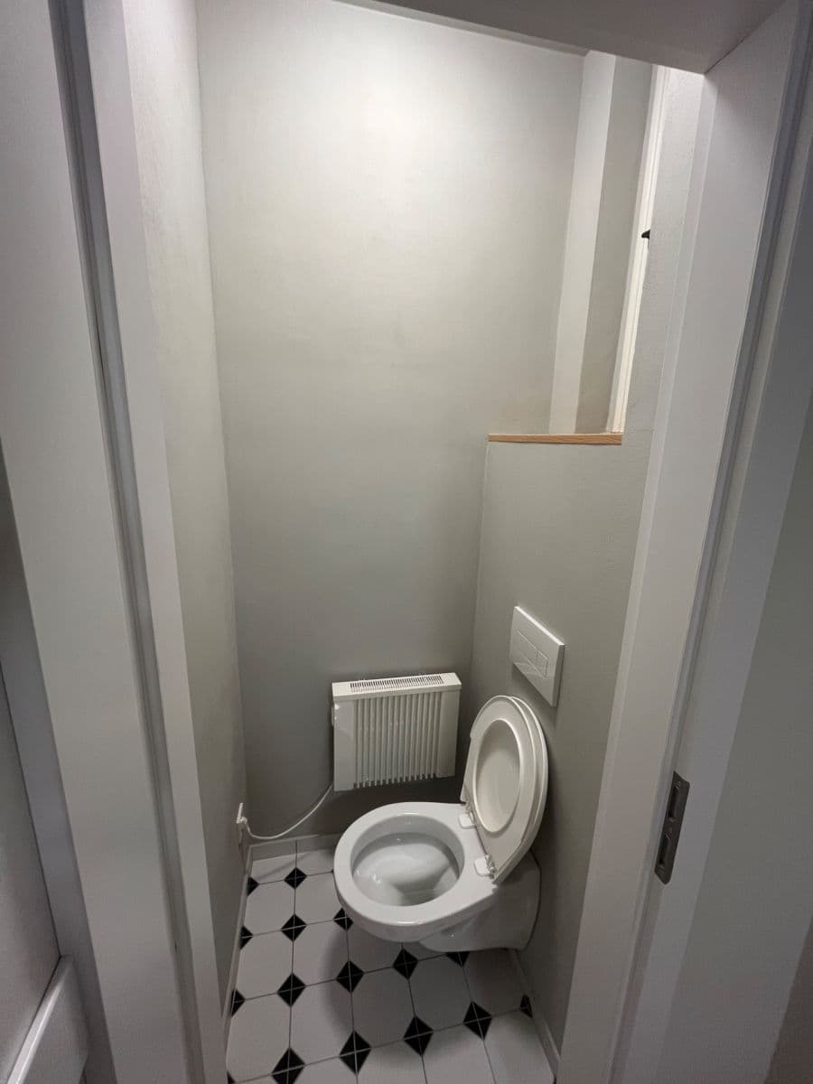 Prenájom nebytového priestoru 40 m², U Vysočanského pivovaru, Praha, Praha Prenájom nebytového priestoru 40 m², U Vysočanského pivovaru, Praha, Praha