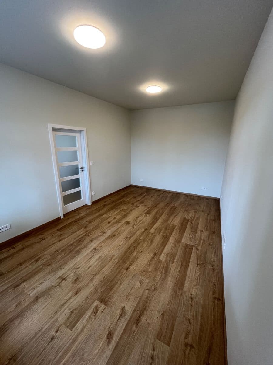 Prenájom nebytového priestoru 40 m², U Vysočanského pivovaru, Praha, Praha Prenájom nebytového priestoru 40 m², U Vysočanského pivovaru, Praha, Praha