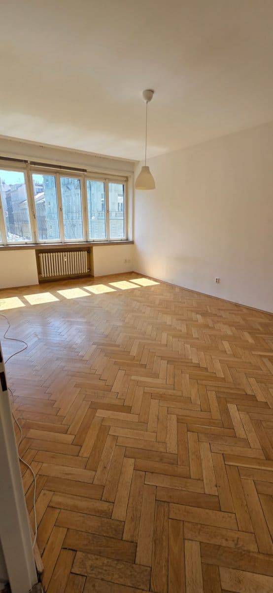 Prenájom bytu 3-izbový 100 m², Petrské náměstí, Praha, Praha Prenájom bytu 3-izbový 100 m², Petrské náměstí, Praha, Praha