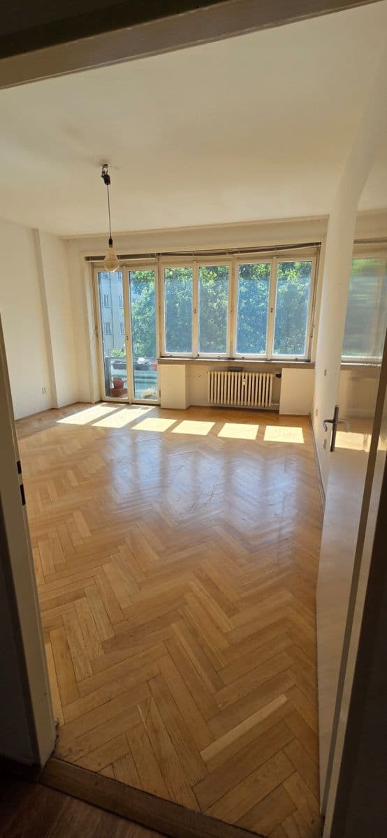 Prenájom bytu 3-izbový 100 m², Petrské náměstí, Praha, Praha Prenájom bytu 3-izbový 100 m², Petrské náměstí, Praha, Praha