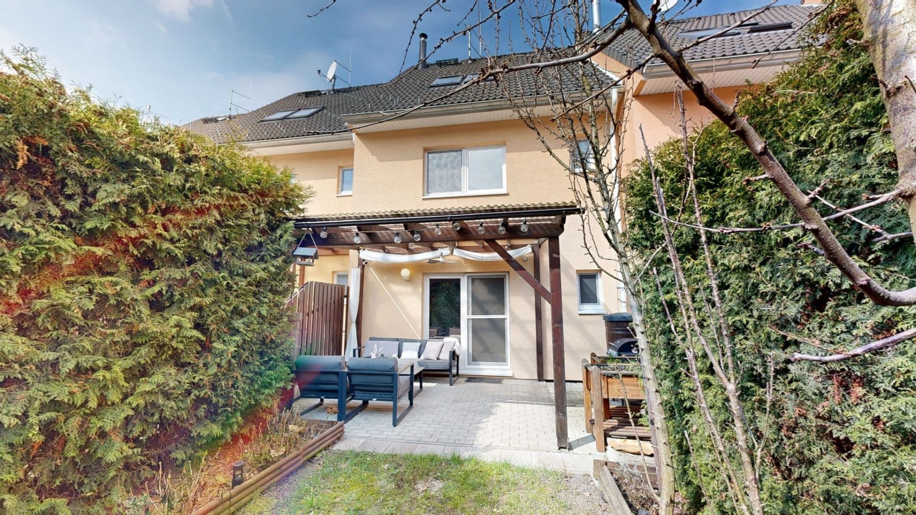 Prenájom domu 120 m², pozemok 60 m², Škvorecká, Úvaly, Středočeský kraj Prenájom domu 120 m², pozemok 60 m², Škvorecká, Úvaly, Středočeský kraj