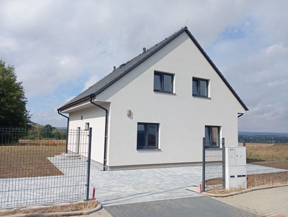 Prenájom domu 150 m², pozemok 975 m², Topolová, Cheb, Karlovarský kraj Prenájom domu 150 m², pozemok 975 m², Topolová, Cheb, Karlovarský kraj