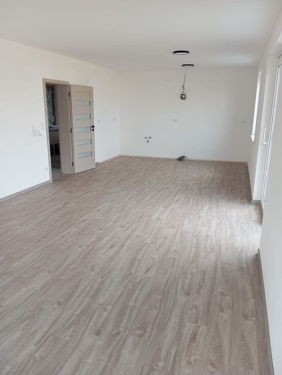 Prenájom domu 150 m², pozemok 975 m², Topolová, Cheb, Karlovarský kraj Prenájom domu 150 m², pozemok 975 m², Topolová, Cheb, Karlovarský kraj