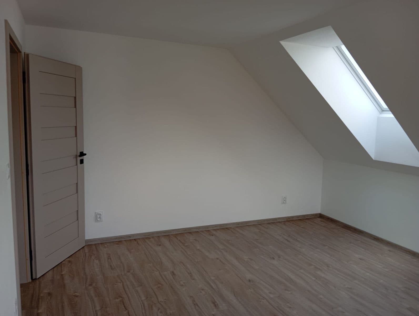 Prenájom domu 150 m², pozemok 975 m², Topolová, Cheb, Karlovarský kraj Prenájom domu 150 m², pozemok 975 m², Topolová, Cheb, Karlovarský kraj