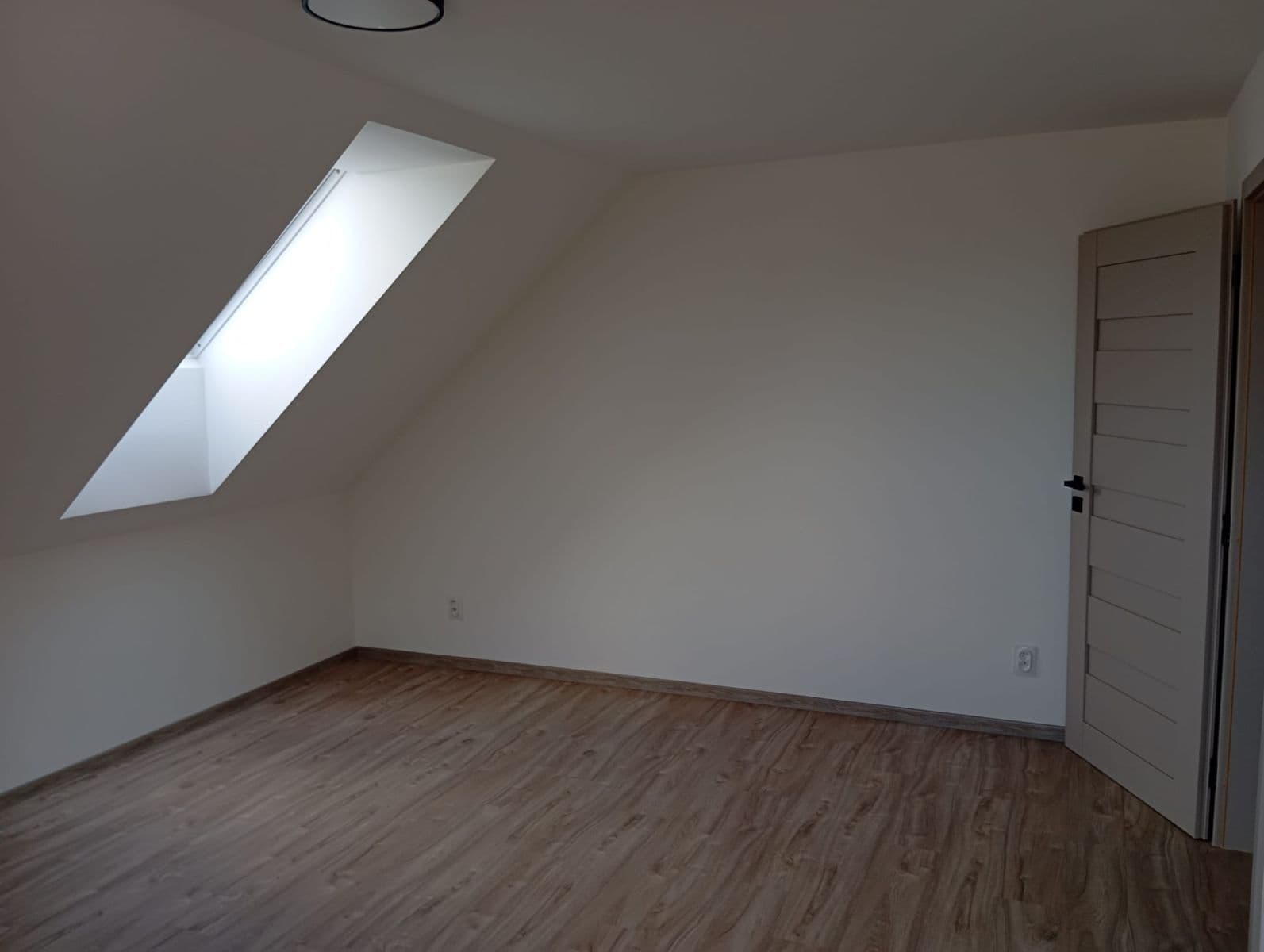 Prenájom domu 150 m², pozemok 975 m², Topolová, Cheb, Karlovarský kraj Prenájom domu 150 m², pozemok 975 m², Topolová, Cheb, Karlovarský kraj