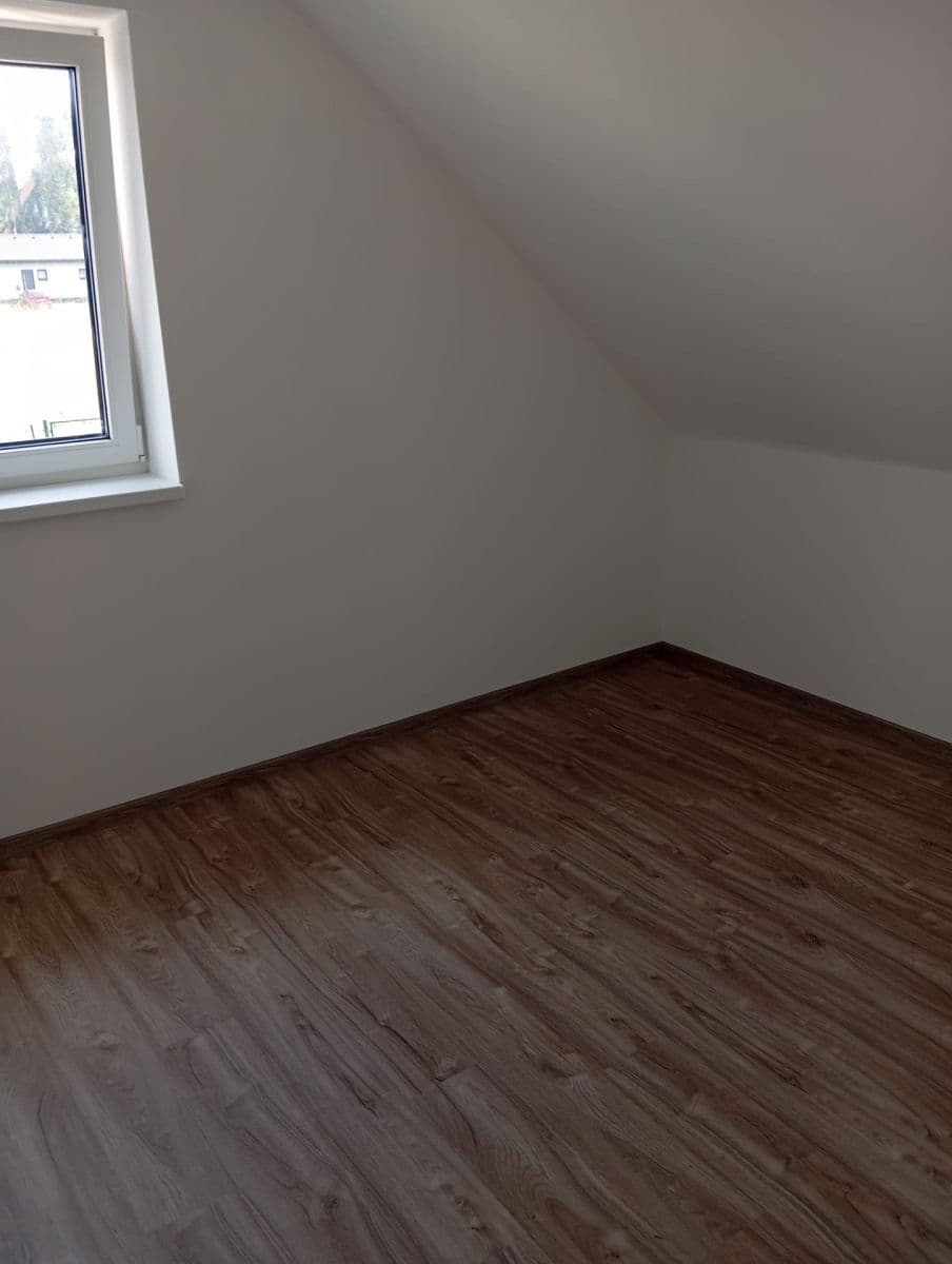Prenájom domu 150 m², pozemok 975 m², Topolová, Cheb, Karlovarský kraj Prenájom domu 150 m², pozemok 975 m², Topolová, Cheb, Karlovarský kraj