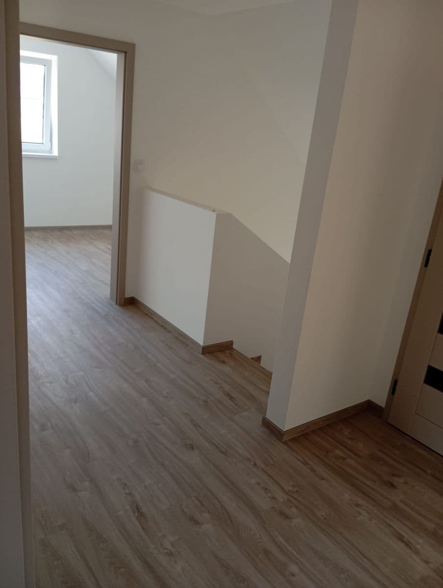 Prenájom domu 150 m², pozemok 975 m², Topolová, Cheb, Karlovarský kraj Prenájom domu 150 m², pozemok 975 m², Topolová, Cheb, Karlovarský kraj