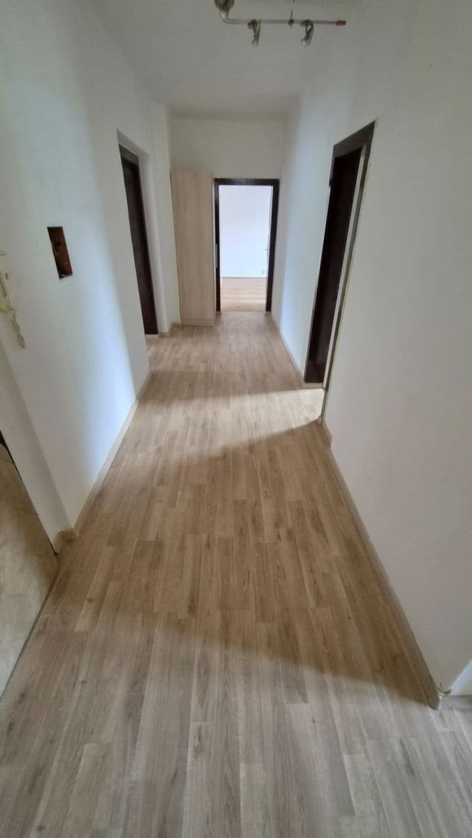 Predaj bytu 3-izbový 120 m², Bezručovo náměstí, Opava, Moravskoslezský kraj Predaj bytu 3-izbový 120 m², Bezručovo náměstí, Opava, Moravskoslezský kraj