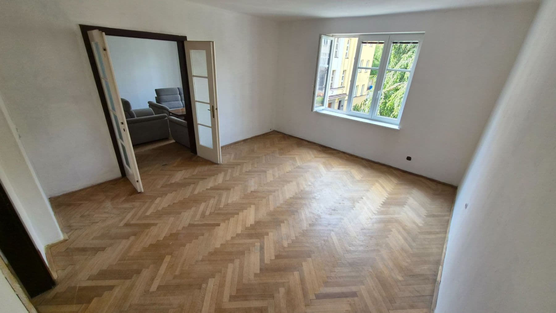 Predaj bytu 3-izbový 120 m², Bezručovo náměstí, Opava, Moravskoslezský kraj Predaj bytu 3-izbový 120 m², Bezručovo náměstí, Opava, Moravskoslezský kraj