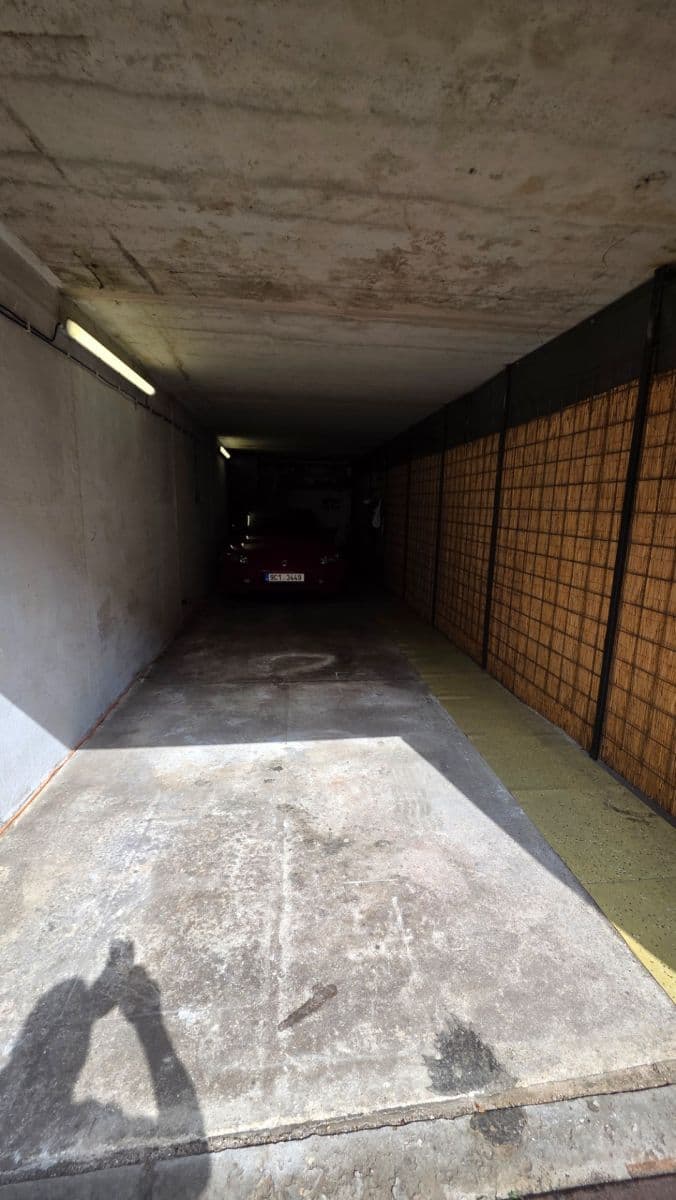 Prenájom garáže 16 m², Bohuslava Martinů, Praha, Praha Prenájom garáže 16 m², Bohuslava Martinů, Praha, Praha