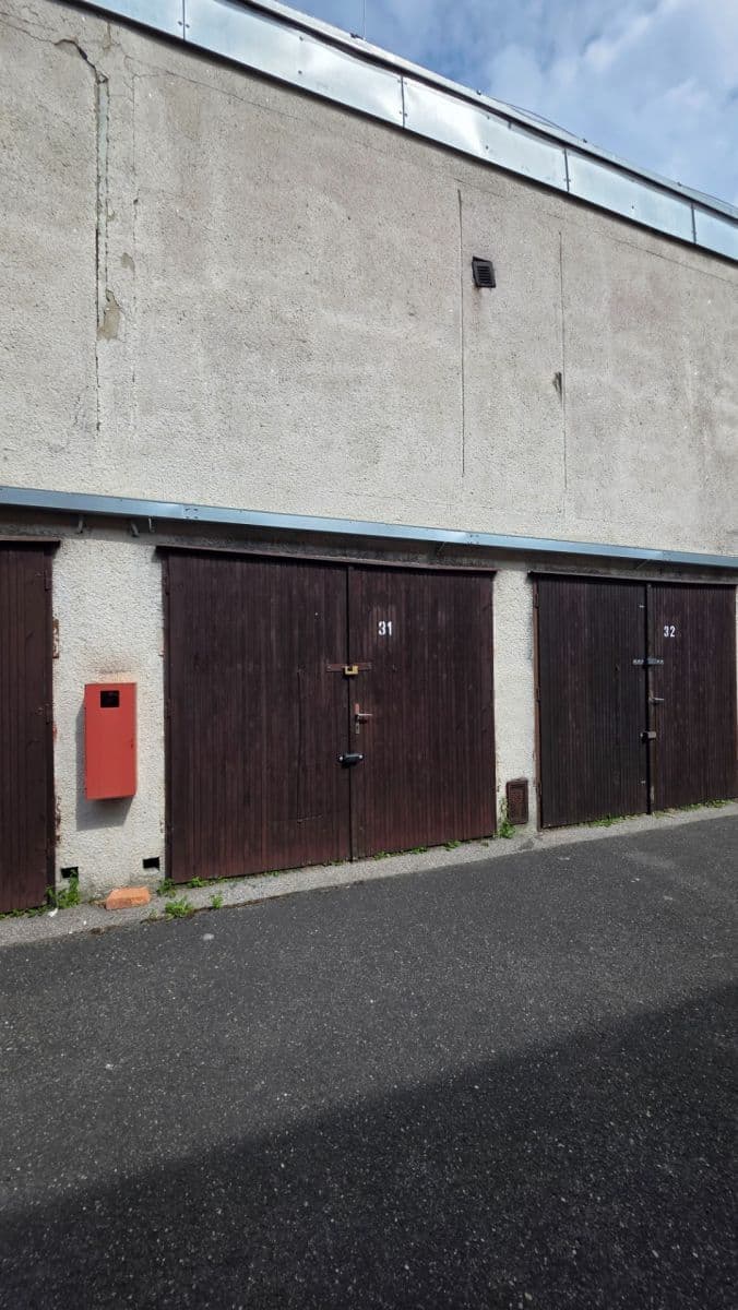 Prenájom garáže 16 m², Bohuslava Martinů, Praha, Praha Prenájom garáže 16 m², Bohuslava Martinů, Praha, Praha