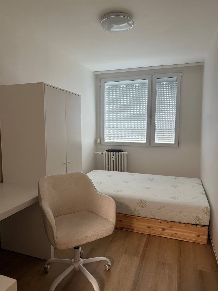 Prenájom bytu 3-izbový 68 m², Jeřábkova, Praha, Praha Prenájom bytu 3-izbový 68 m², Jeřábkova, Praha, Praha