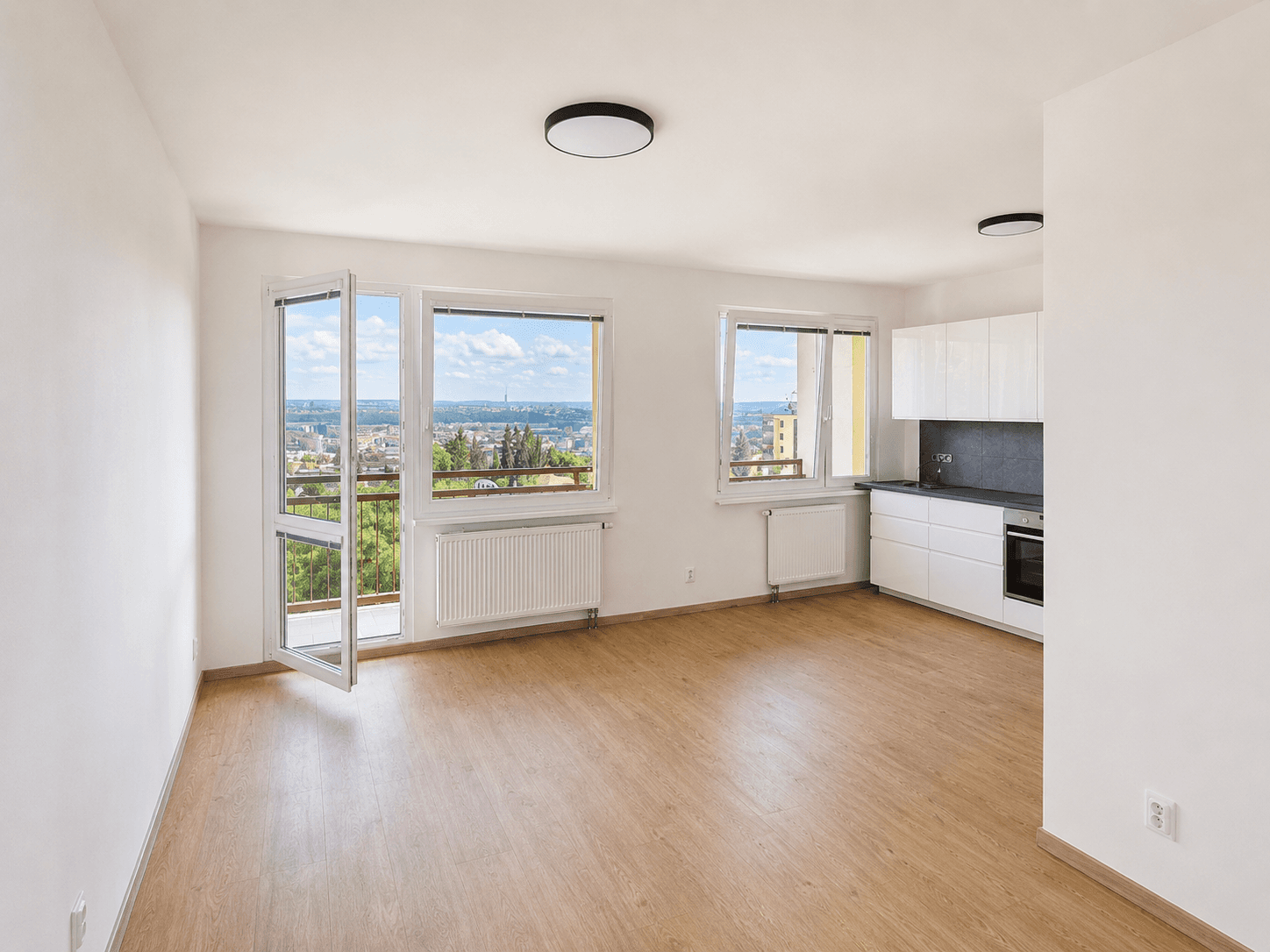 Prenájom bytu 4-izbový 84 m², Klíčanská, Praha, Praha Prenájom bytu 4-izbový 84 m², Klíčanská, Praha, Praha